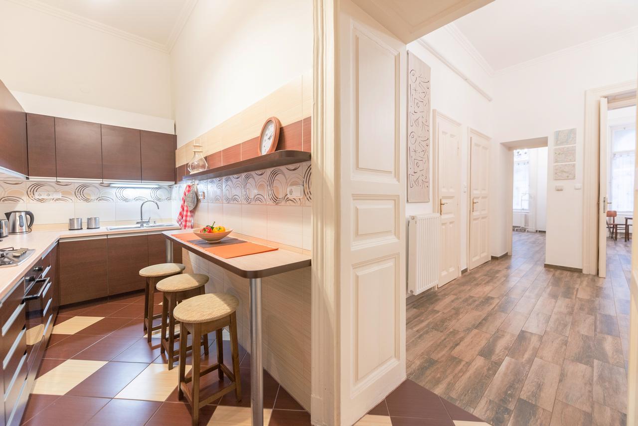 Family And Friends Apartment Budapest Exterior foto