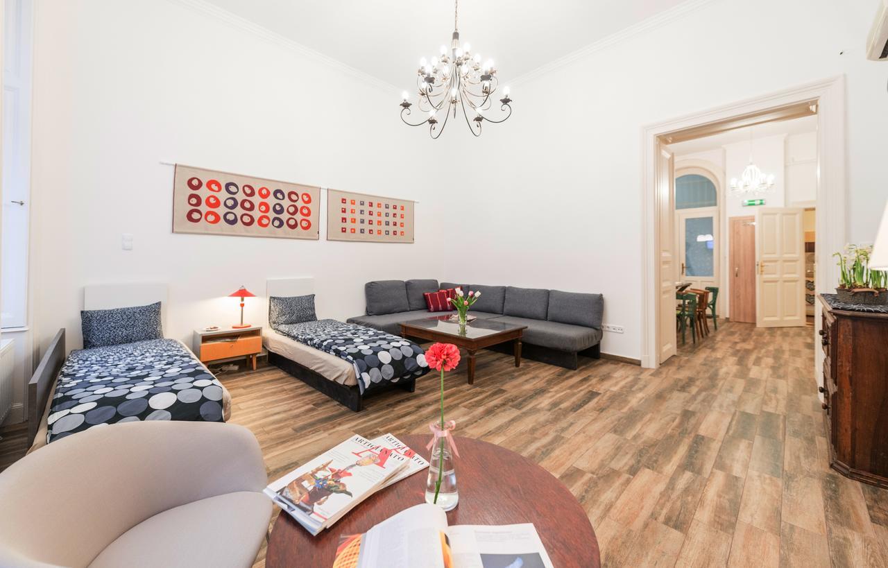 Family And Friends Apartment Budapest Exterior foto